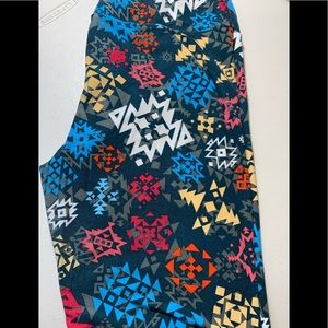 TC Lularoe Leggings Snowflake